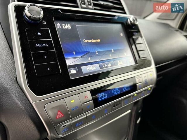 Белый Тойота Ленд Крузер Прадо, объемом двигателя 4 л и пробегом 119 тыс. км за 35450 $, фото 88 на Automoto.ua