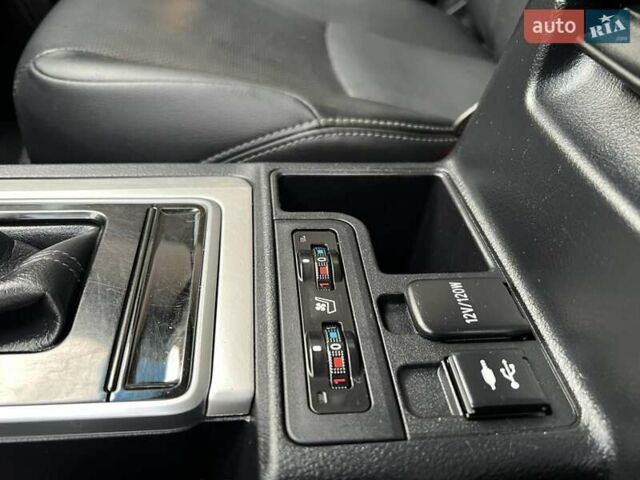 Белый Тойота Ленд Крузер Прадо, объемом двигателя 3.96 л и пробегом 103 тыс. км за 39500 $, фото 29 на Automoto.ua