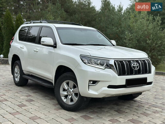 Белый Тойота Ленд Крузер Прадо, объемом двигателя 3.96 л и пробегом 131 тыс. км за 39900 $, фото 2 на Automoto.ua