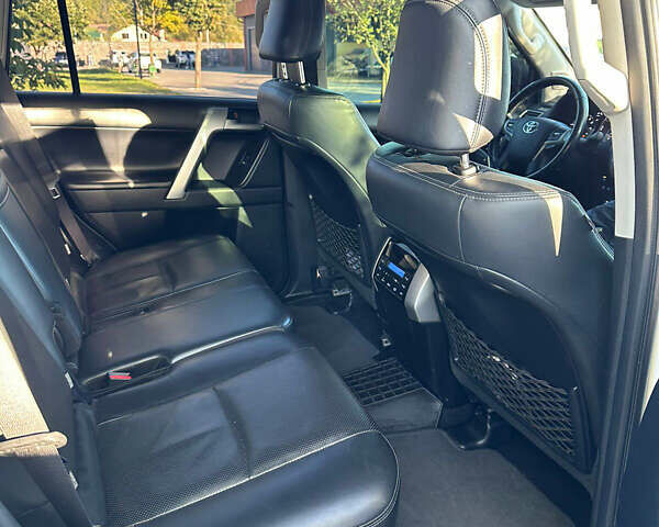 Белый Тойота Ленд Крузер Прадо, объемом двигателя 3.96 л и пробегом 101 тыс. км за 39000 $, фото 13 на Automoto.ua