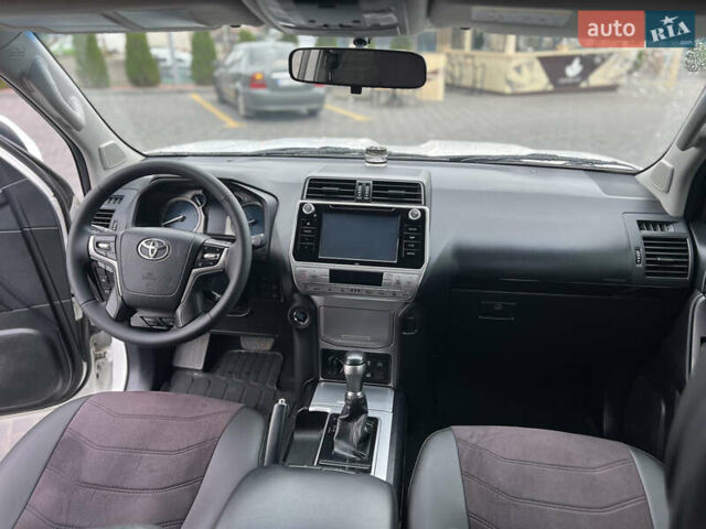 Белый Тойота Ленд Крузер Прадо, объемом двигателя 2.76 л и пробегом 146 тыс. км за 35000 $, фото 20 на Automoto.ua