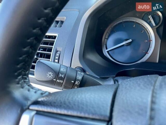 Білий Тойота Ленд Крузер Прадо, об'ємом двигуна 4 л та пробігом 67 тис. км за 44900 $, фото 98 на Automoto.ua