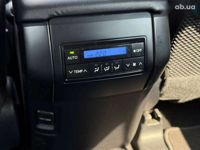 Белый Тойота Ленд Крузер Прадо, объемом двигателя 4 л и пробегом 119 тыс. км за 34950 $, фото 25 на Automoto.ua