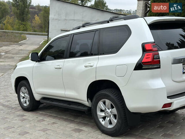 Белый Тойота Ленд Крузер Прадо, объемом двигателя 3.96 л и пробегом 131 тыс. км за 39900 $, фото 10 на Automoto.ua