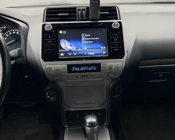 Белый Тойота Ленд Крузер Прадо, объемом двигателя 4 л и пробегом 64 тыс. км за 42900 $, фото 16 на Automoto.ua