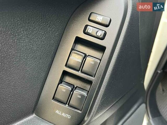 Белый Тойота Ленд Крузер Прадо, объемом двигателя 3.96 л и пробегом 103 тыс. км за 39500 $, фото 25 на Automoto.ua