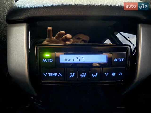 Белый Тойота Ленд Крузер Прадо, объемом двигателя 4 л и пробегом 175 тыс. км за 33500 $, фото 20 на Automoto.ua