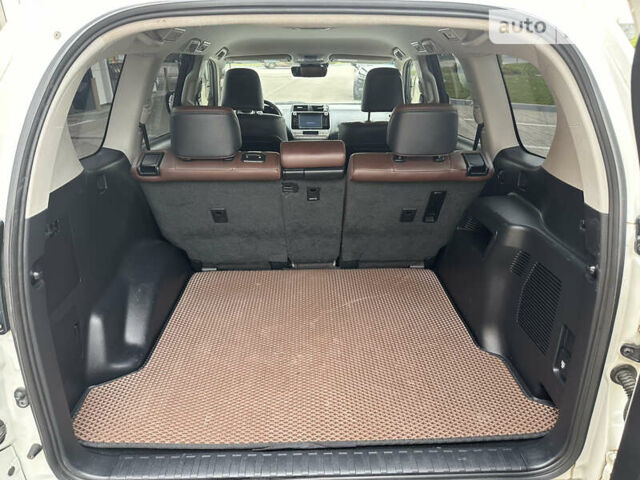 Белый Тойота Ленд Крузер Прадо, объемом двигателя 2.76 л и пробегом 127 тыс. км за 40999 $, фото 9 на Automoto.ua