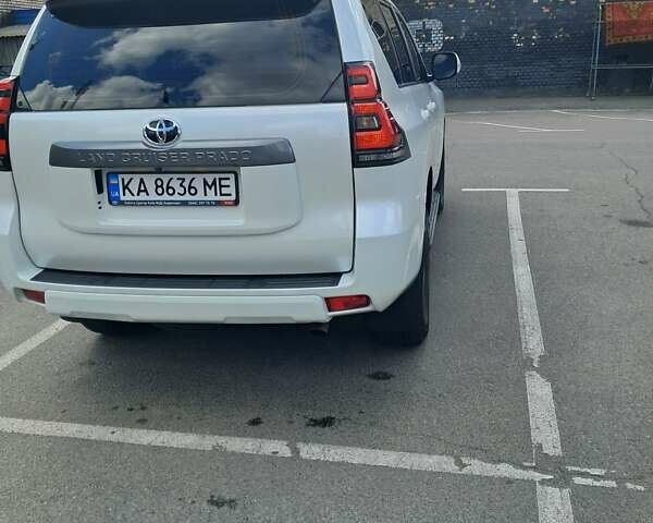 Білий Тойота Ленд Крузер Прадо, об'ємом двигуна 3.96 л та пробігом 103 тис. км за 42000 $, фото 38 на Automoto.ua