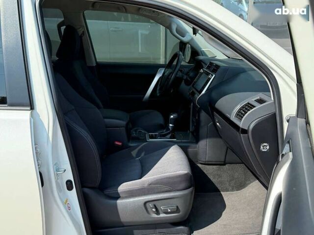 Белый Тойота Ленд Крузер Прадо, объемом двигателя 4 л и пробегом 119 тыс. км за 34950 $, фото 9 на Automoto.ua