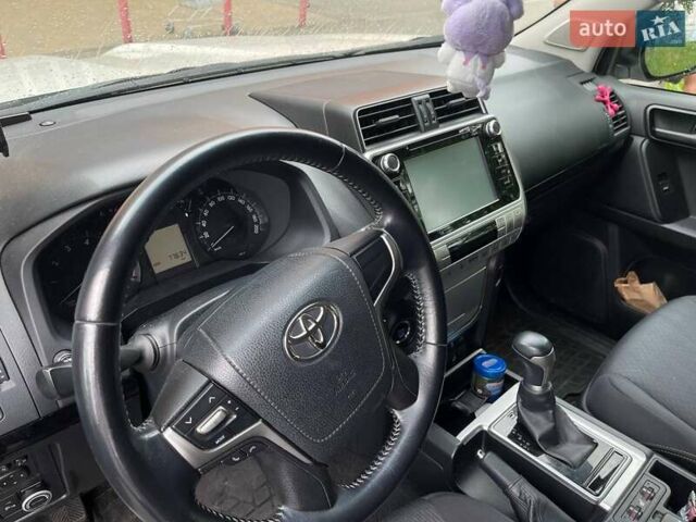 Білий Тойота Ленд Крузер Прадо, об'ємом двигуна 4 л та пробігом 72 тис. км за 38500 $, фото 10 на Automoto.ua