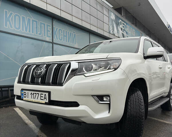 Белый Тойота Ленд Крузер Прадо, объемом двигателя 4 л и пробегом 64 тыс. км за 42900 $, фото 4 на Automoto.ua