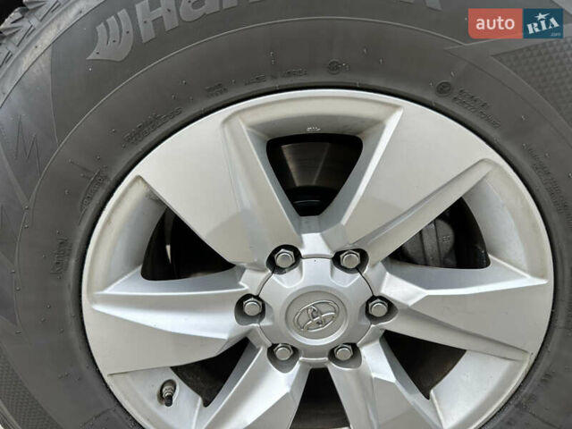 Белый Тойота Ленд Крузер Прадо, объемом двигателя 3.96 л и пробегом 131 тыс. км за 39900 $, фото 23 на Automoto.ua