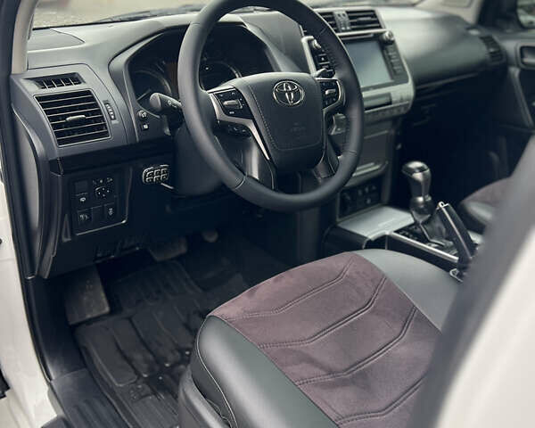 Белый Тойота Ленд Крузер Прадо, объемом двигателя 2.76 л и пробегом 146 тыс. км за 35000 $, фото 5 на Automoto.ua