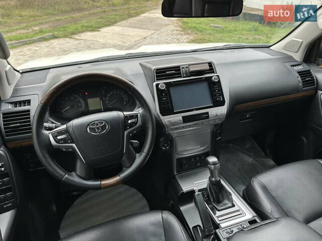 Белый Тойота Ленд Крузер Прадо, объемом двигателя 3.96 л и пробегом 131 тыс. км за 39900 $, фото 37 на Automoto.ua