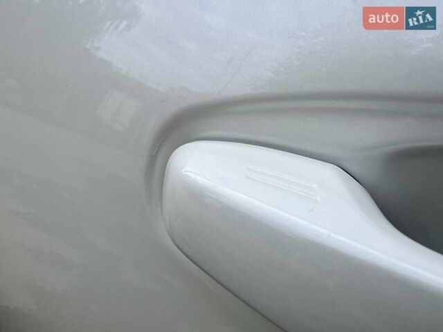 Белый Тойота Ленд Крузер Прадо, объемом двигателя 3.96 л и пробегом 103 тыс. км за 39500 $, фото 17 на Automoto.ua