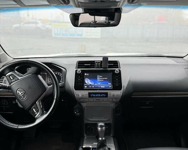 Белый Тойота Ленд Крузер Прадо, объемом двигателя 4 л и пробегом 64 тыс. км за 42900 $, фото 14 на Automoto.ua