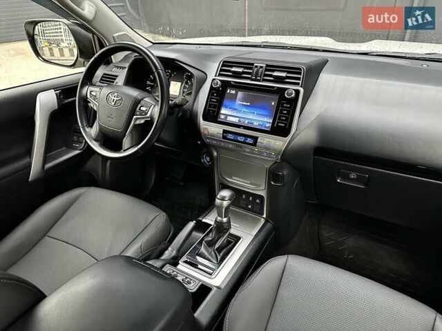 Белый Тойота Ленд Крузер Прадо, объемом двигателя 4 л и пробегом 119 тыс. км за 35450 $, фото 71 на Automoto.ua