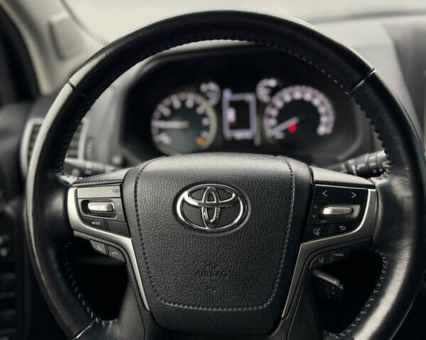 Белый Тойота Ленд Крузер Прадо, объемом двигателя 4 л и пробегом 64 тыс. км за 42900 $, фото 19 на Automoto.ua