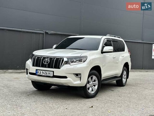 Белый Тойота Ленд Крузер Прадо, объемом двигателя 4 л и пробегом 119 тыс. км за 35450 $, фото 4 на Automoto.ua