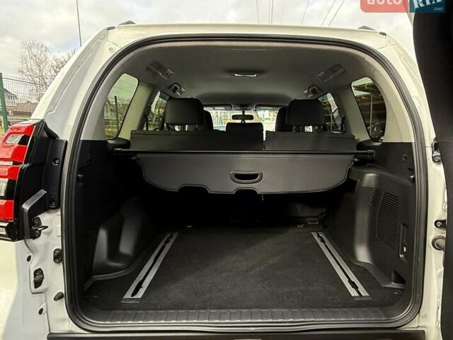 Белый Тойота Ленд Крузер Прадо, объемом двигателя 2.76 л и пробегом 141 тыс. км за 38500 $, фото 60 на Automoto.ua