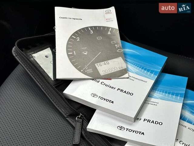 Белый Тойота Ленд Крузер Прадо, объемом двигателя 4 л и пробегом 119 тыс. км за 35450 $, фото 104 на Automoto.ua