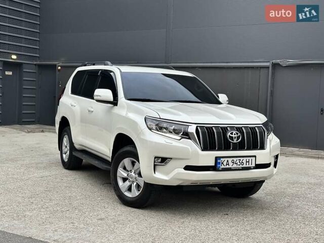 Белый Тойота Ленд Крузер Прадо, объемом двигателя 4 л и пробегом 119 тыс. км за 35450 $, фото 2 на Automoto.ua