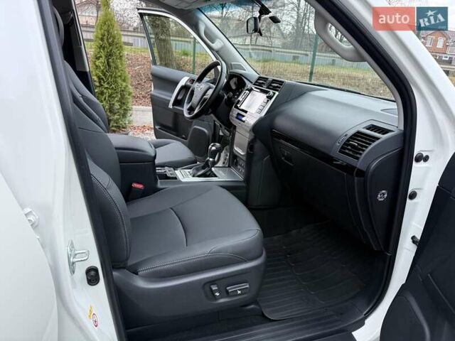 Белый Тойота Ленд Крузер Прадо, объемом двигателя 4 л и пробегом 79 тыс. км за 38700 $, фото 36 на Automoto.ua