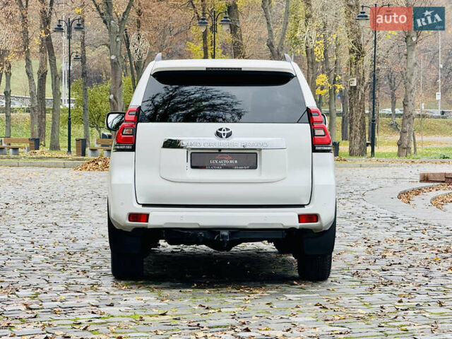 Белый Тойота Ленд Крузер Прадо, объемом двигателя 3.96 л и пробегом 50 тыс. км за 41999 $, фото 183 на Automoto.ua