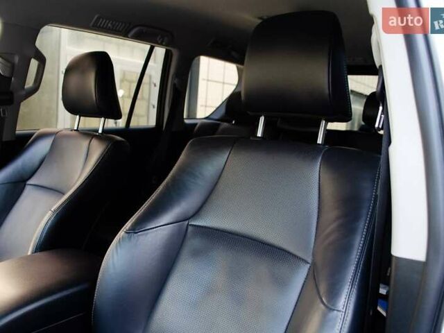 Белый Тойота Ленд Крузер Прадо, объемом двигателя 3.96 л и пробегом 42 тыс. км за 46500 $, фото 33 на Automoto.ua