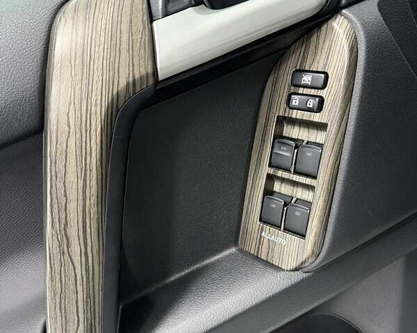 Білий Тойота Ленд Крузер Прадо, об'ємом двигуна 2.76 л та пробігом 139 тис. км за 43000 $, фото 33 на Automoto.ua