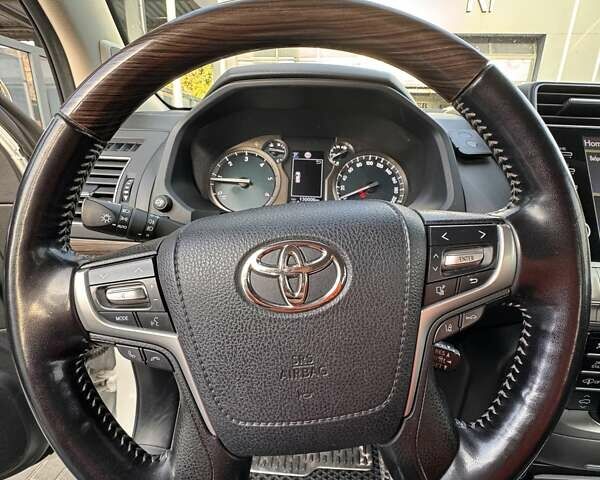 Белый Тойота Ленд Крузер Прадо, объемом двигателя 2.76 л и пробегом 130 тыс. км за 49599 $, фото 28 на Automoto.ua