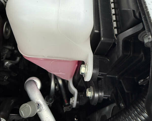 Белый Тойота Ленд Крузер Прадо, объемом двигателя 3.96 л и пробегом 50 тыс. км за 41999 $, фото 117 на Automoto.ua