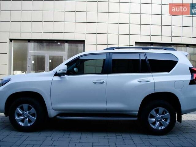 Белый Тойота Ленд Крузер Прадо, объемом двигателя 3.96 л и пробегом 42 тыс. км за 46500 $, фото 15 на Automoto.ua