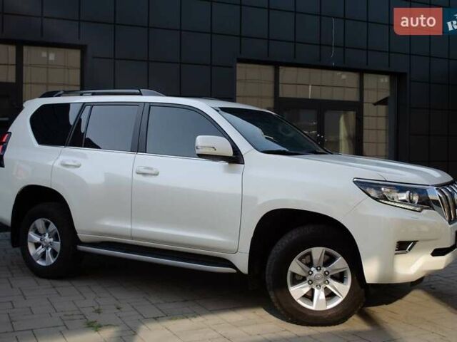 Белый Тойота Ленд Крузер Прадо, объемом двигателя 3.96 л и пробегом 42 тыс. км за 46500 $, фото 2 на Automoto.ua
