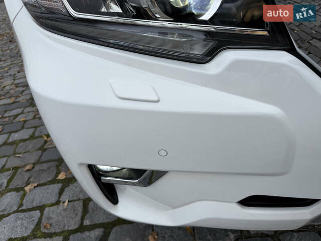 Белый Тойота Ленд Крузер Прадо, объемом двигателя 3.96 л и пробегом 50 тыс. км за 41999 $, фото 67 на Automoto.ua