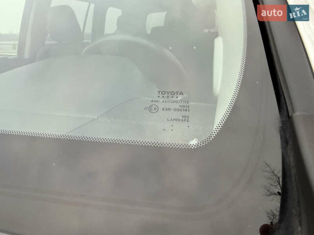 Белый Тойота Ленд Крузер Прадо, объемом двигателя 3.96 л и пробегом 50 тыс. км за 41999 $, фото 65 на Automoto.ua