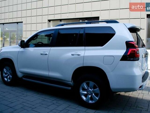 Белый Тойота Ленд Крузер Прадо, объемом двигателя 3.96 л и пробегом 42 тыс. км за 46500 $, фото 13 на Automoto.ua