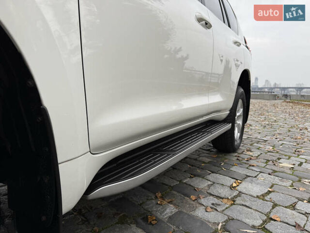 Белый Тойота Ленд Крузер Прадо, объемом двигателя 3.96 л и пробегом 50 тыс. км за 41999 $, фото 57 на Automoto.ua