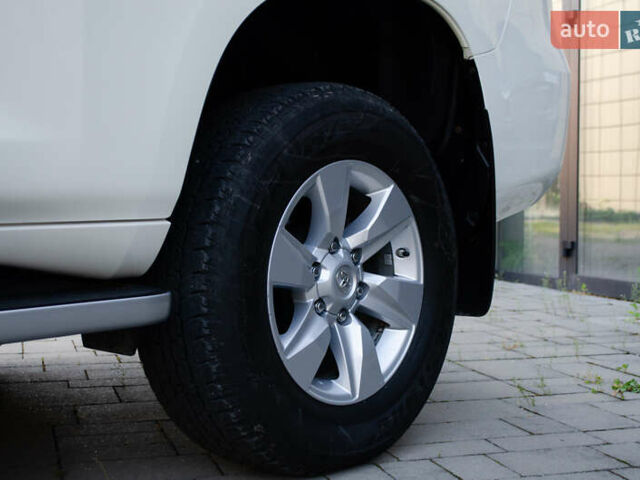 Белый Тойота Ленд Крузер Прадо, объемом двигателя 3.96 л и пробегом 42 тыс. км за 46500 $, фото 66 на Automoto.ua