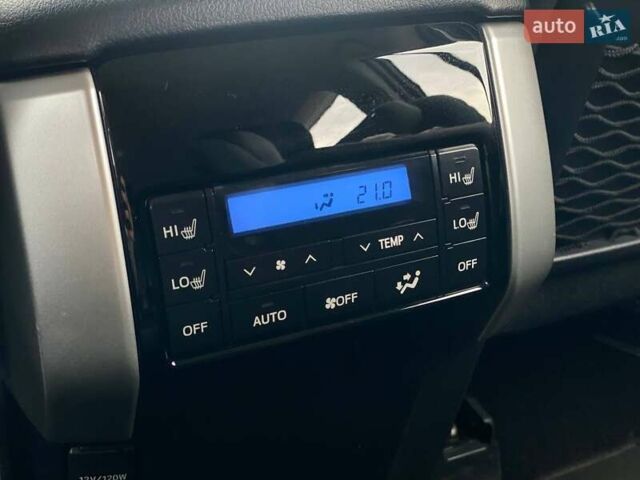 Тойота Ленд Крузер Прадо 2020 в Киеве на Automoto.ua Белый Тойота Ленд Крузер Прадо, объемом двигателя 3.96 л и пробегом 130 тыс. км за 44490 $, фото 25 на Automoto.ua