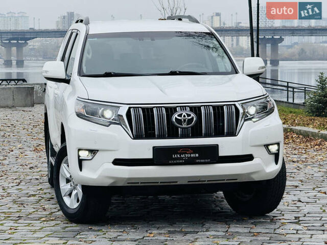 Белый Тойота Ленд Крузер Прадо, объемом двигателя 3.96 л и пробегом 50 тыс. км за 41999 $, фото 78 на Automoto.ua