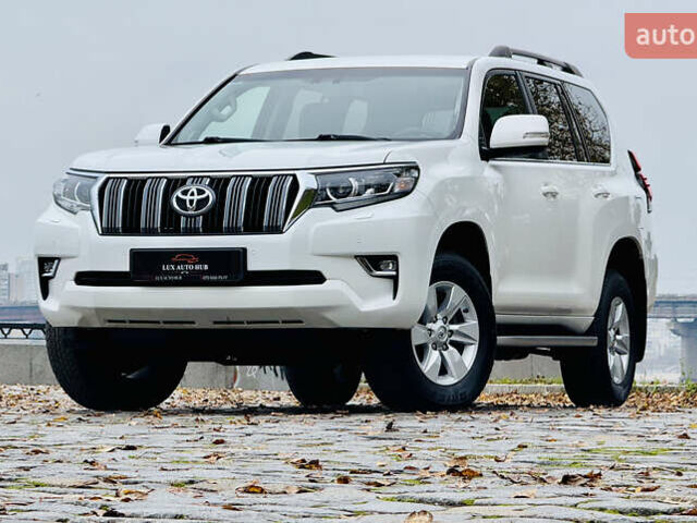 Белый Тойота Ленд Крузер Прадо, объемом двигателя 3.96 л и пробегом 50 тыс. км за 41999 $, фото 198 на Automoto.ua