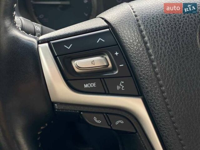 Тойота Ленд Крузер Прадо 2020 в Киеве на Automoto.ua Белый Тойота Ленд Крузер Прадо, объемом двигателя 3.96 л и пробегом 130 тыс. км за 44490 $, фото 29 на Automoto.ua