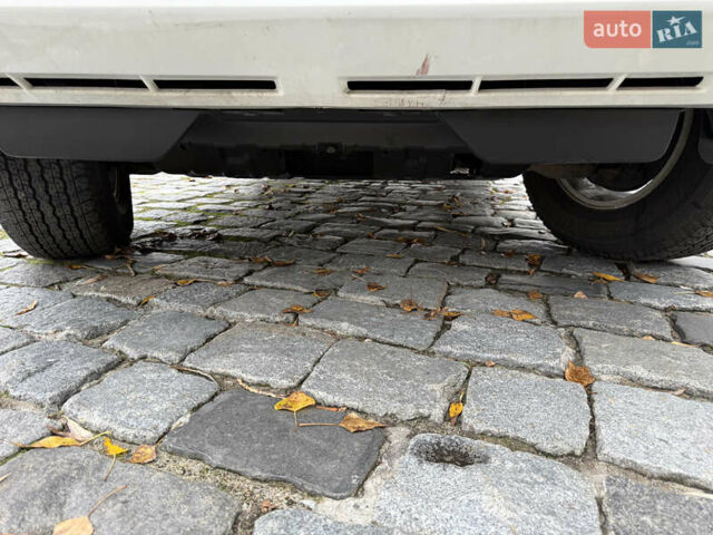 Белый Тойота Ленд Крузер Прадо, объемом двигателя 3.96 л и пробегом 50 тыс. км за 41999 $, фото 63 на Automoto.ua