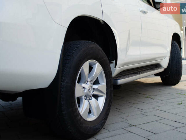 Белый Тойота Ленд Крузер Прадо, объемом двигателя 3.96 л и пробегом 42 тыс. км за 46500 $, фото 70 на Automoto.ua