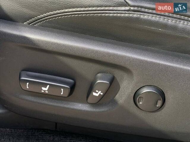 Тойота Ленд Крузер Прадо 2020 в Киеве на Automoto.ua Белый Тойота Ленд Крузер Прадо, объемом двигателя 3.96 л и пробегом 130 тыс. км за 44490 $, фото 26 на Automoto.ua