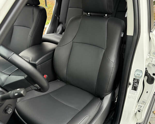 Белый Тойота Ленд Крузер Прадо, объемом двигателя 3.96 л и пробегом 50 тыс. км за 41999 $, фото 13 на Automoto.ua