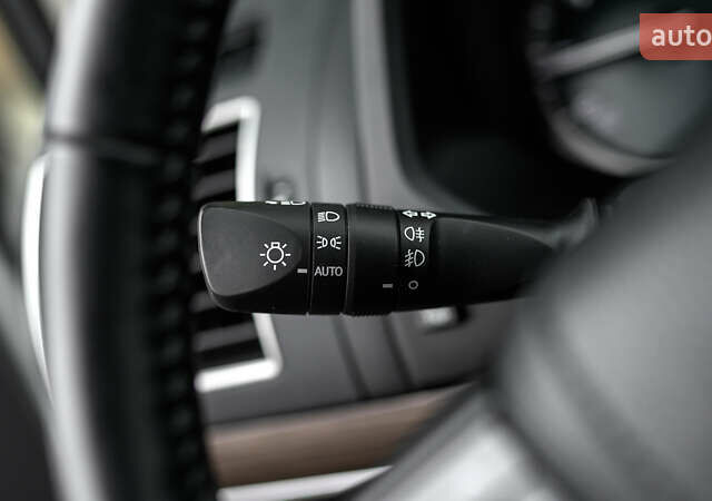 Белый Тойота Ленд Крузер Прадо, объемом двигателя 4 л и пробегом 28 тыс. км за 39990 $, фото 22 на Automoto.ua