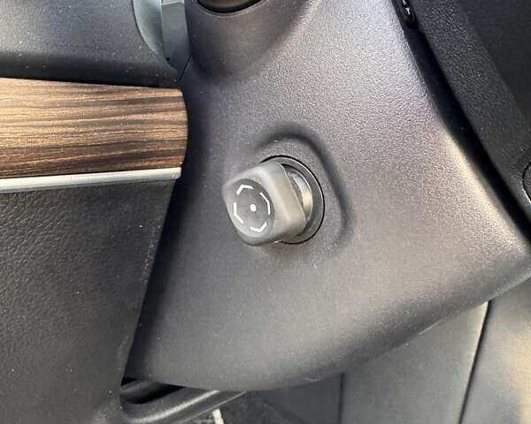 Белый Тойота Ленд Крузер Прадо, объемом двигателя 2.76 л и пробегом 130 тыс. км за 49599 $, фото 25 на Automoto.ua